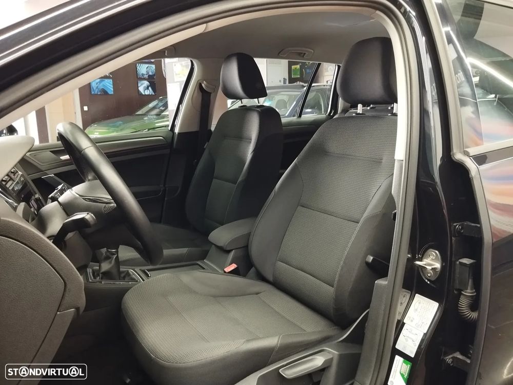 VW Golf Variant 1.6 TDi Confortline - 11