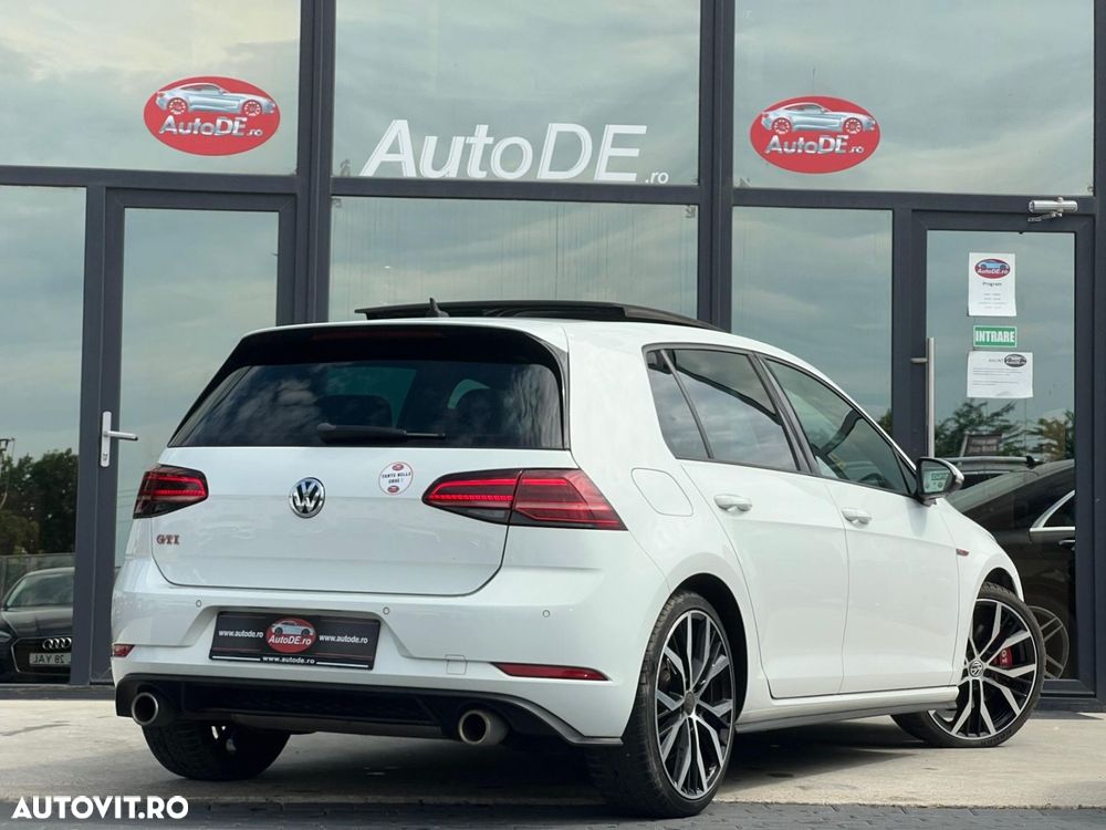 Volkswagen Golf - 5