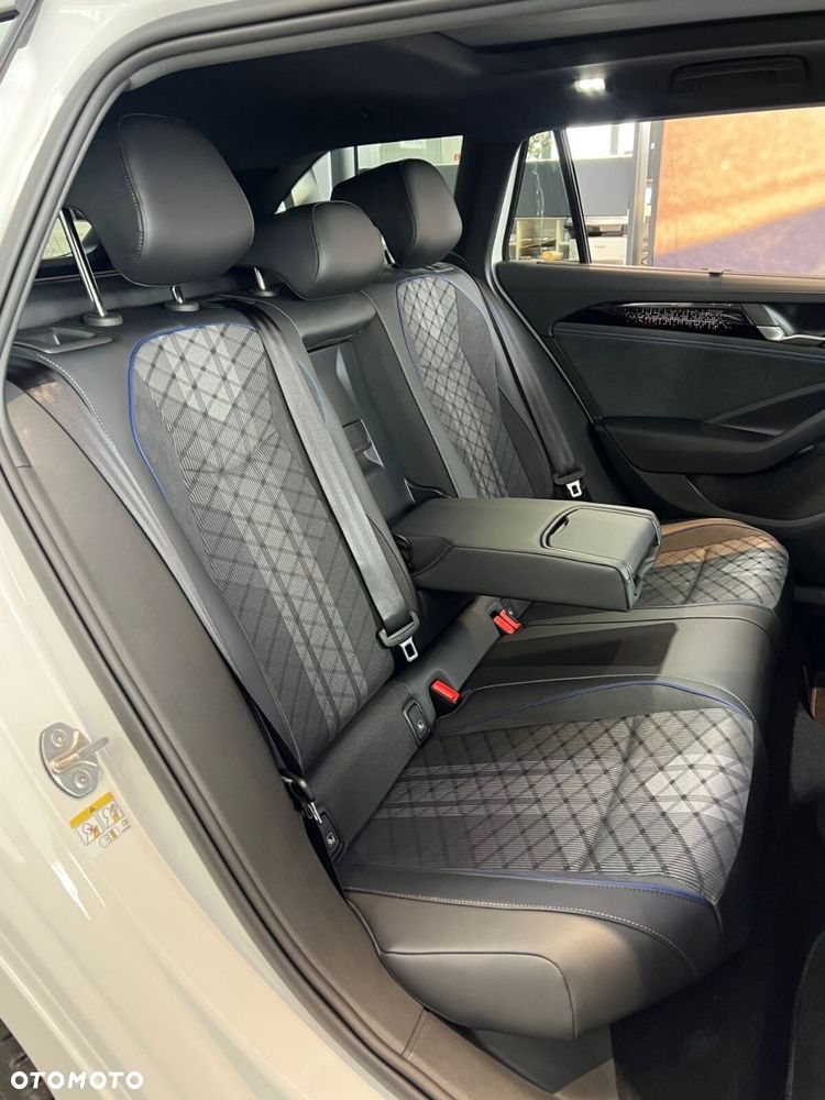 Volkswagen Passat Variant 2.0 TSI R-Line Plus DSG - 7