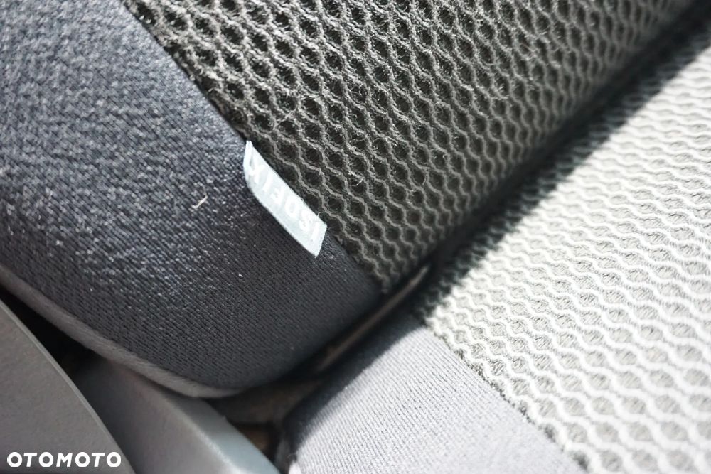 Toyota RAV4 D-4D 4x4 - 27