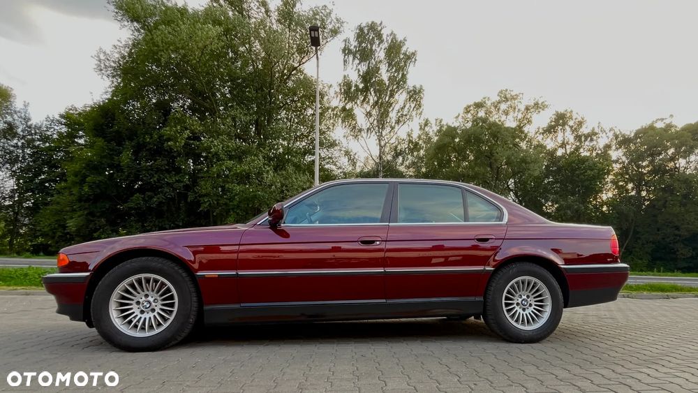 BMW Seria 7 - 8