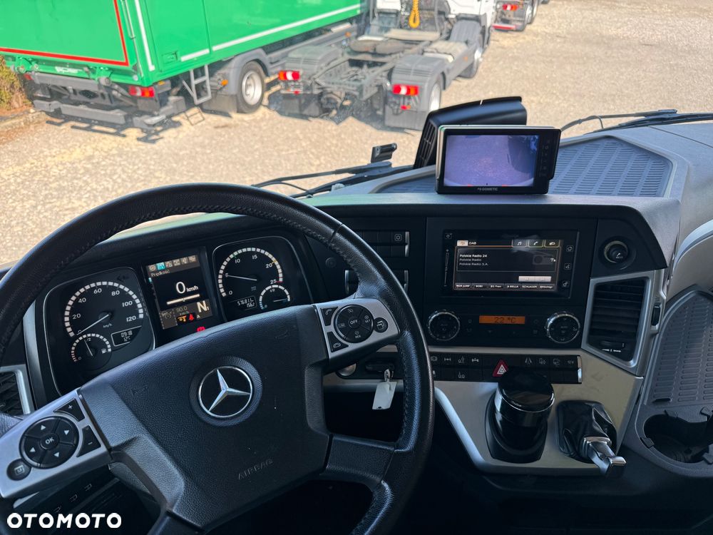 Mercedes-Benz Actros - 25