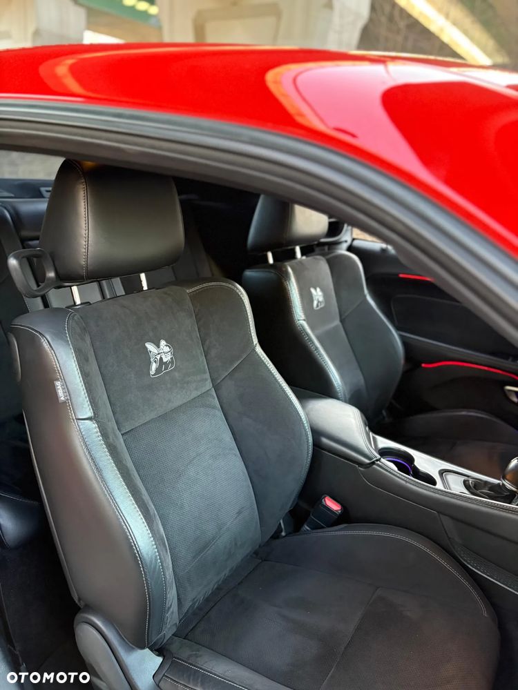 Dodge Challenger 6.4 Scat Pack - 12