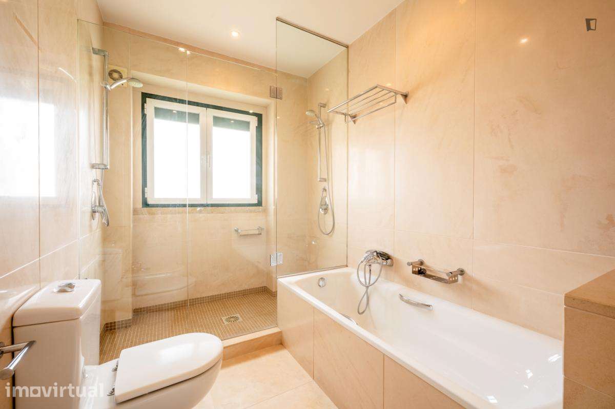 Quarto - localizado em Roma-Areeiro Lisbon - Grande imagem: 4/17