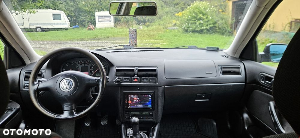 Volkswagen Golf - 5