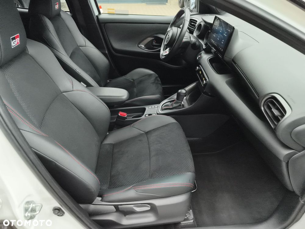 Toyota Yaris - 10