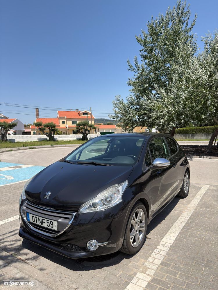 Peugeot 208 1.6 e-HDi Allure 95g - 3