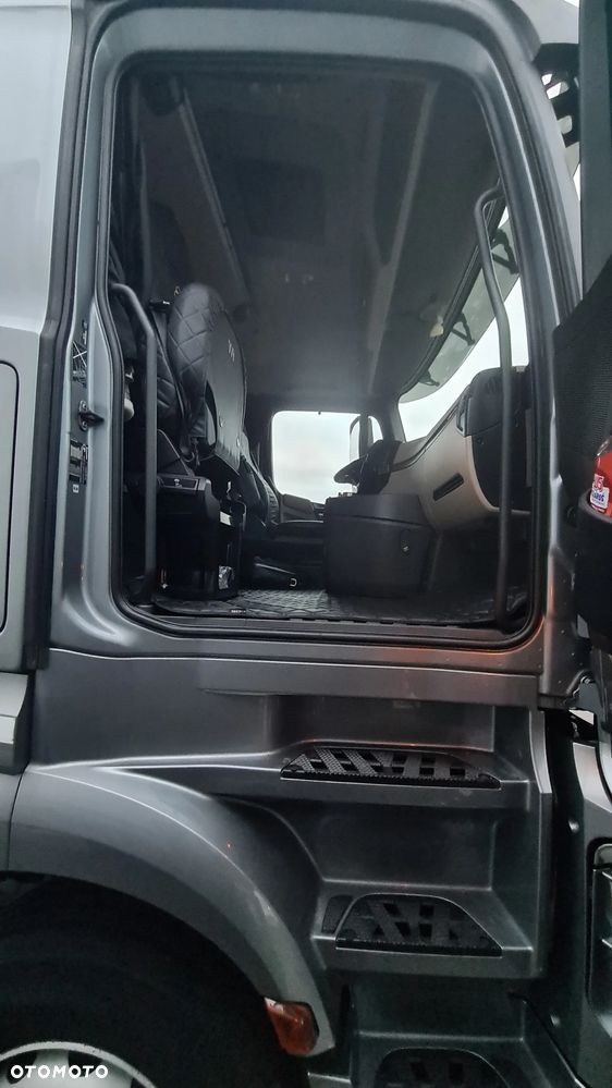 Mercedes-Benz Actros - 7