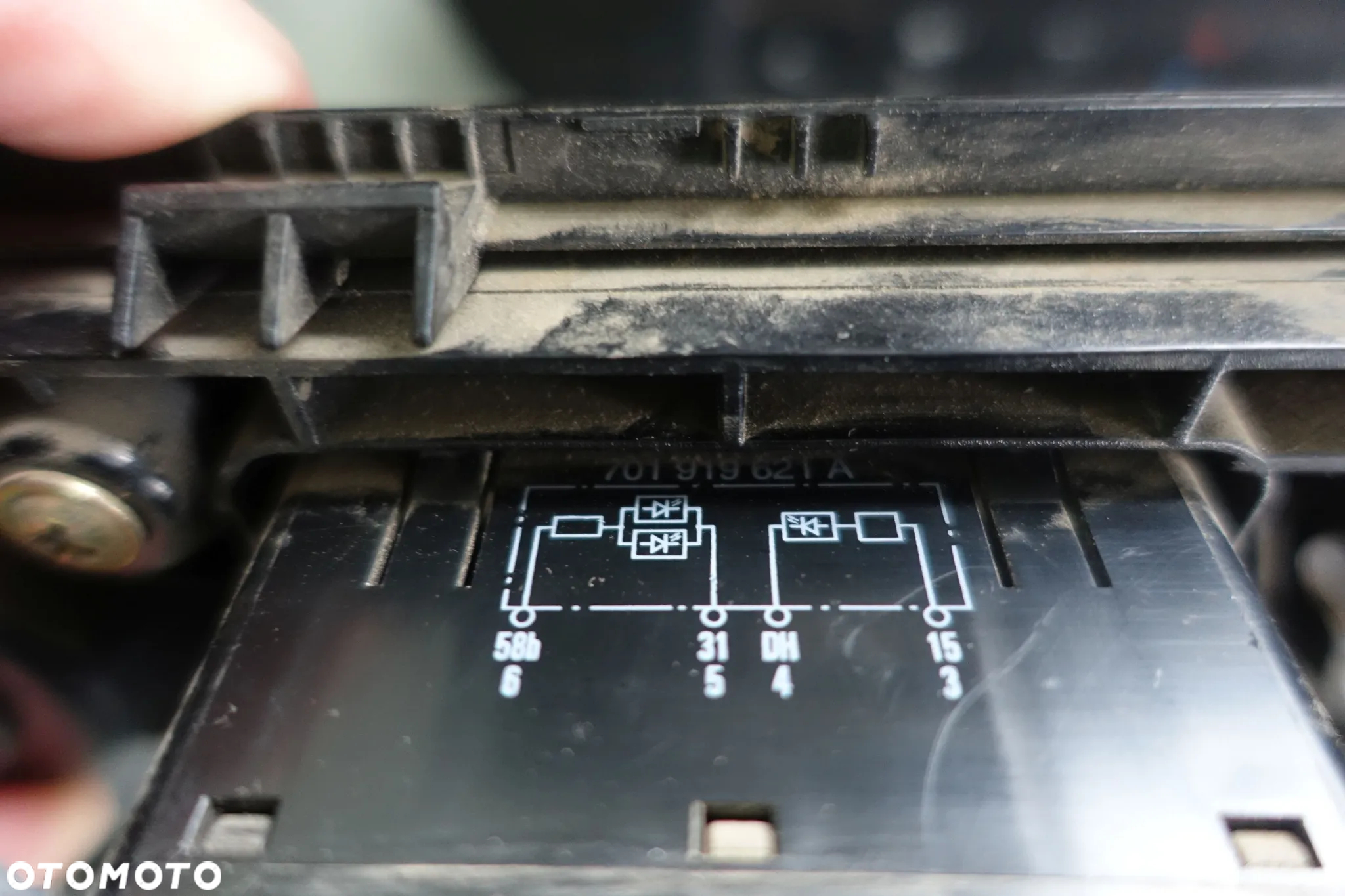 PANEL PRZEŁĄCZNIK NAPĘDU VW T4 SYNCRO 4X4 - 4