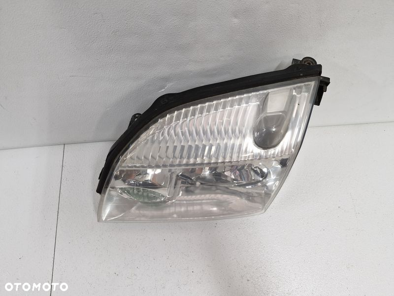 NISSAN X-TRAIL T30 LAMPA PRAWY PRZÓD PRAWA PRZEDNIA REFLEKTOR EU - 2