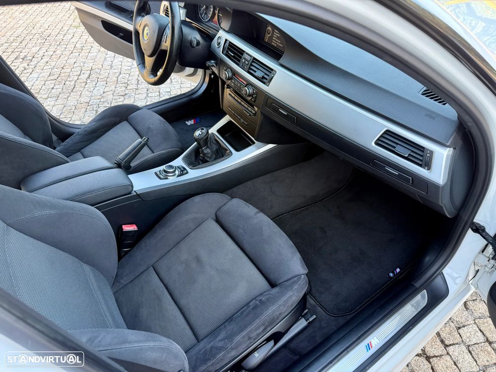 BMW 318 d Edition M Sport Shadow - 32