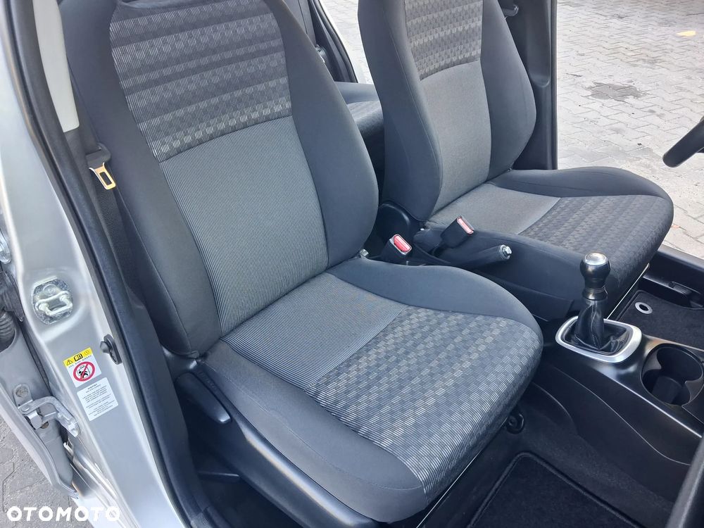 Toyota Yaris 1.0 Premium - 29