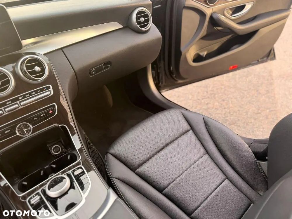 Mercedes-Benz Klasa C 300 9G-TRONIC Edition - 14