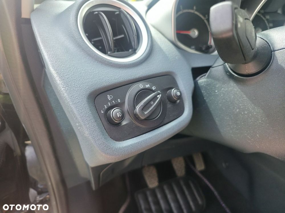 Ford Fiesta - 19