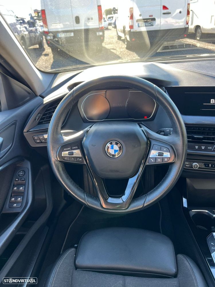 BMW 118 d Line Urban - 30