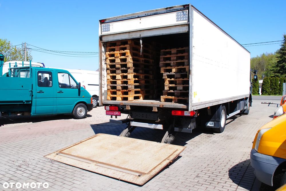 Renault Premium 280 Kontener Winda DHOLLANDIA Długość Kontenera 830 CM Szerokość: 250 CM Wysokość: 210 CM Rok: 2007 - 4