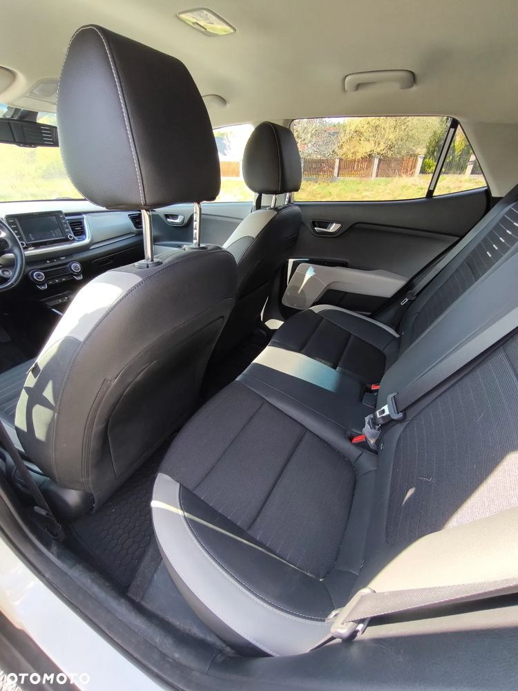 Kia Stonic 1.4 L - 8