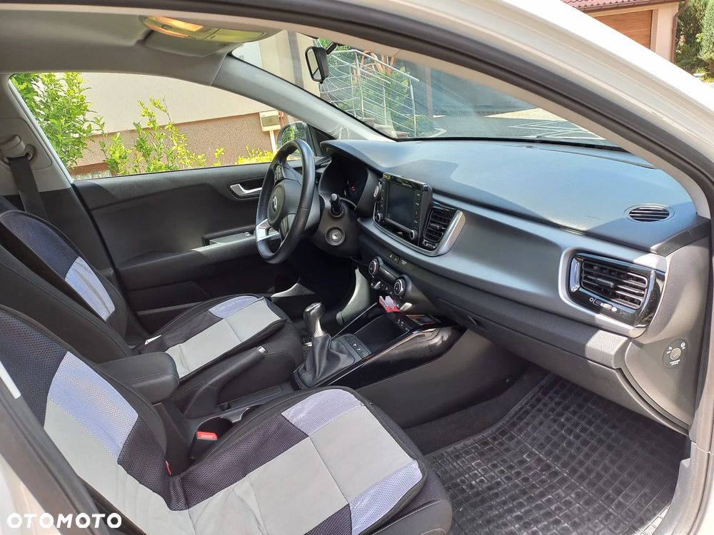 Kia Rio 1.4 L - 3