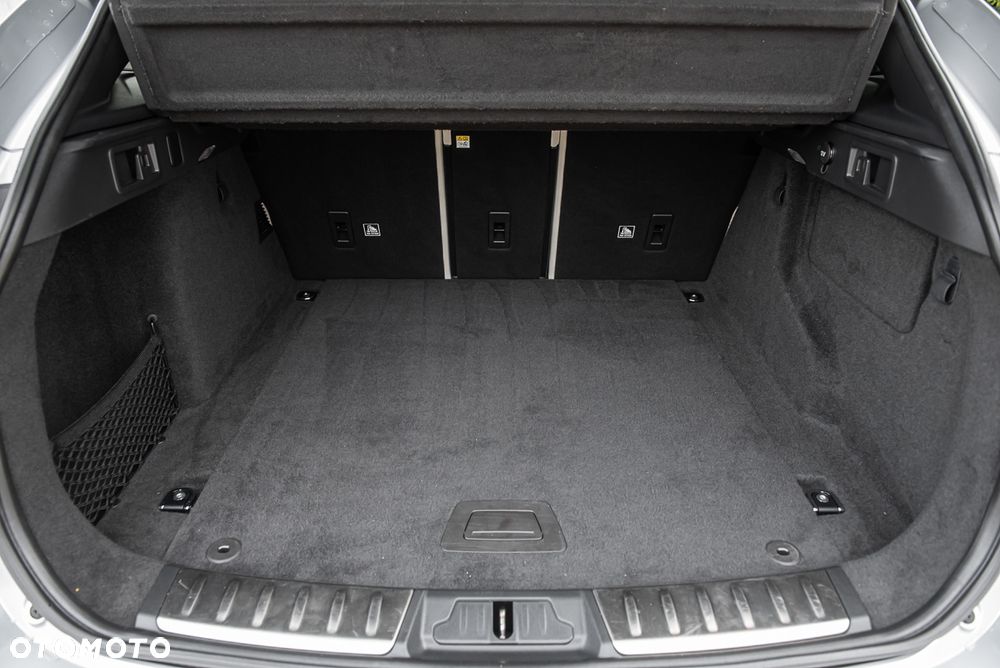 Jaguar F-Pace 5.0 V8 P550 AWD SVR - 34