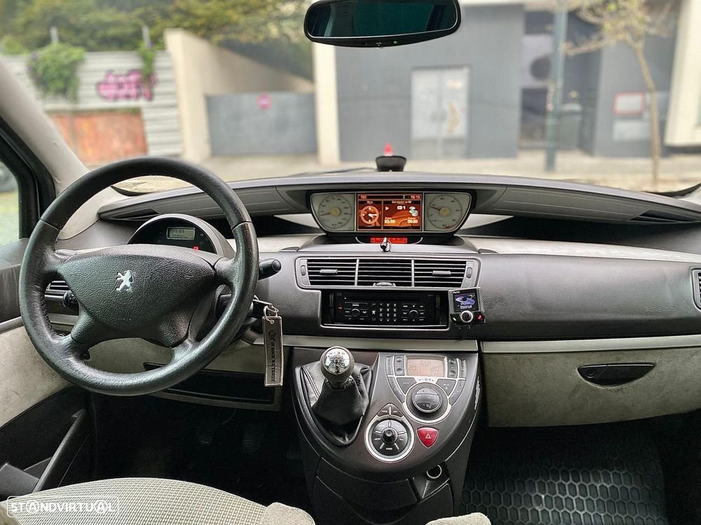 Peugeot 807 2.2 HDi Pullman - 15