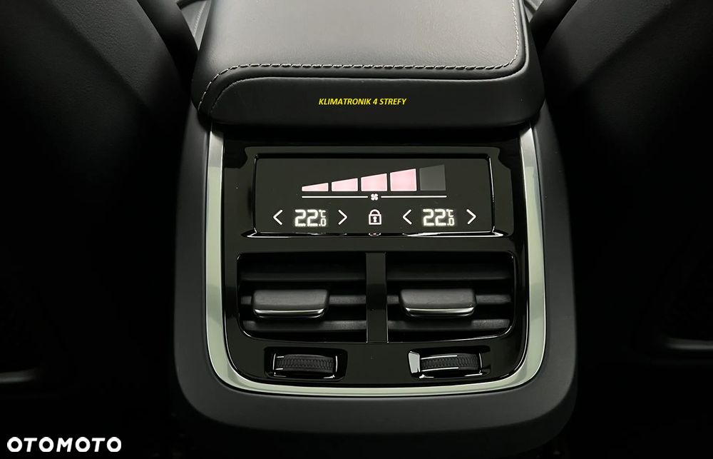 Volvo XC 60 B4 D Plus Dark - 16