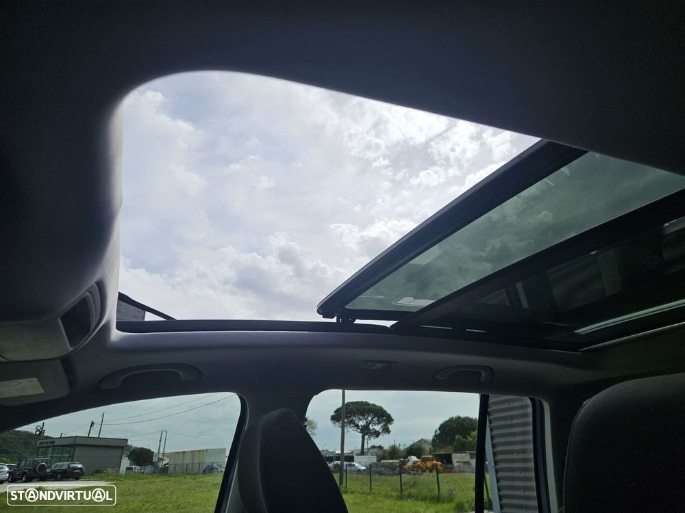 VW Touran 1.6 TDI Blue.Trendline 7L - 48