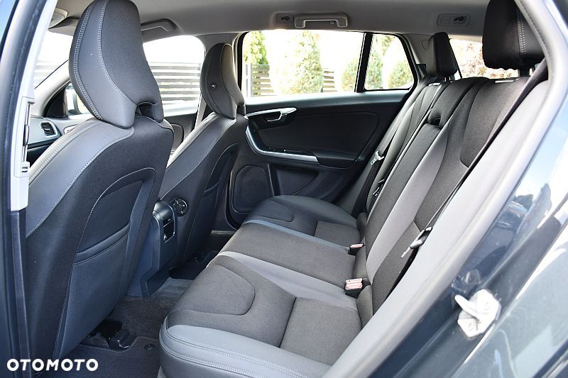 Volvo V60 D3 Momentum - 19