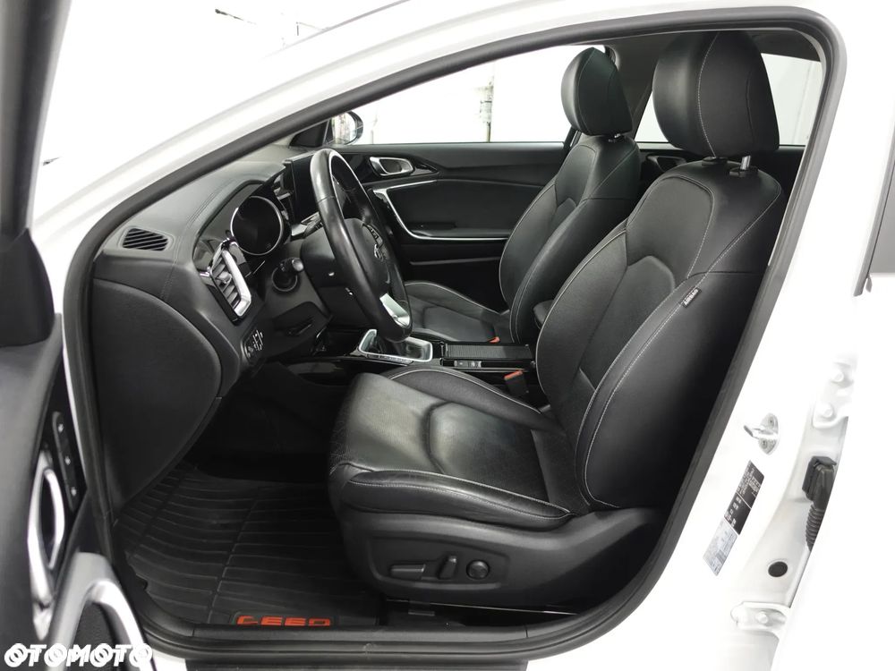 Kia Ceed 1.4 T-GDI OPF Platinum Edition - 21