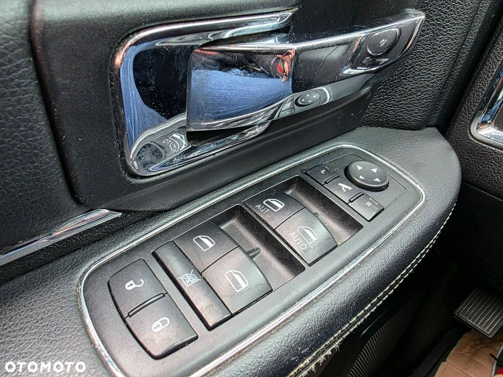 RAM 1500 - 12