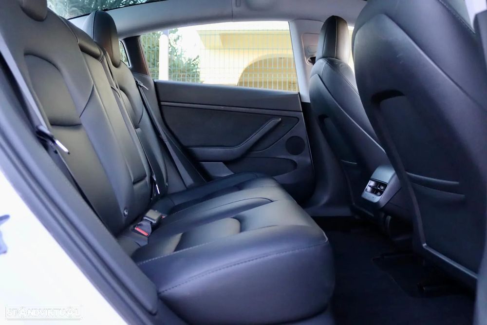 Tesla Model 3 Standard Range Plus RWD - 30