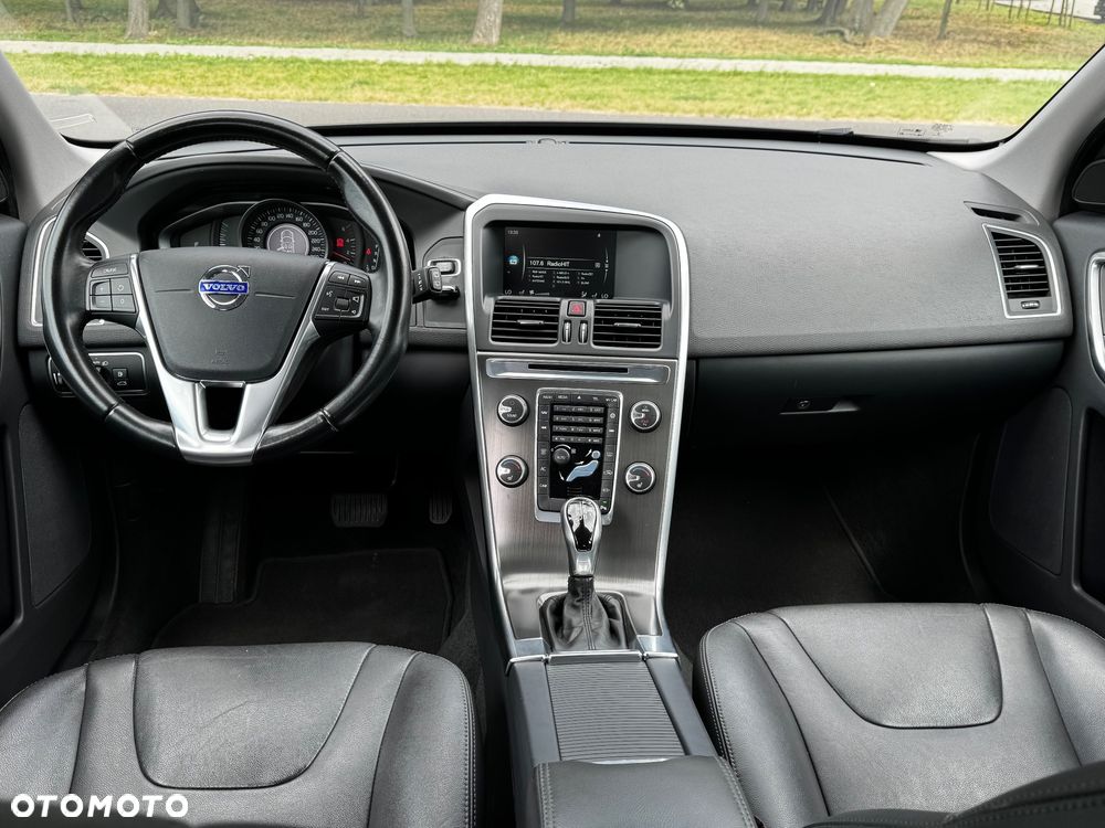 Volvo XC 60 D4 Geartronic Momentum - 32
