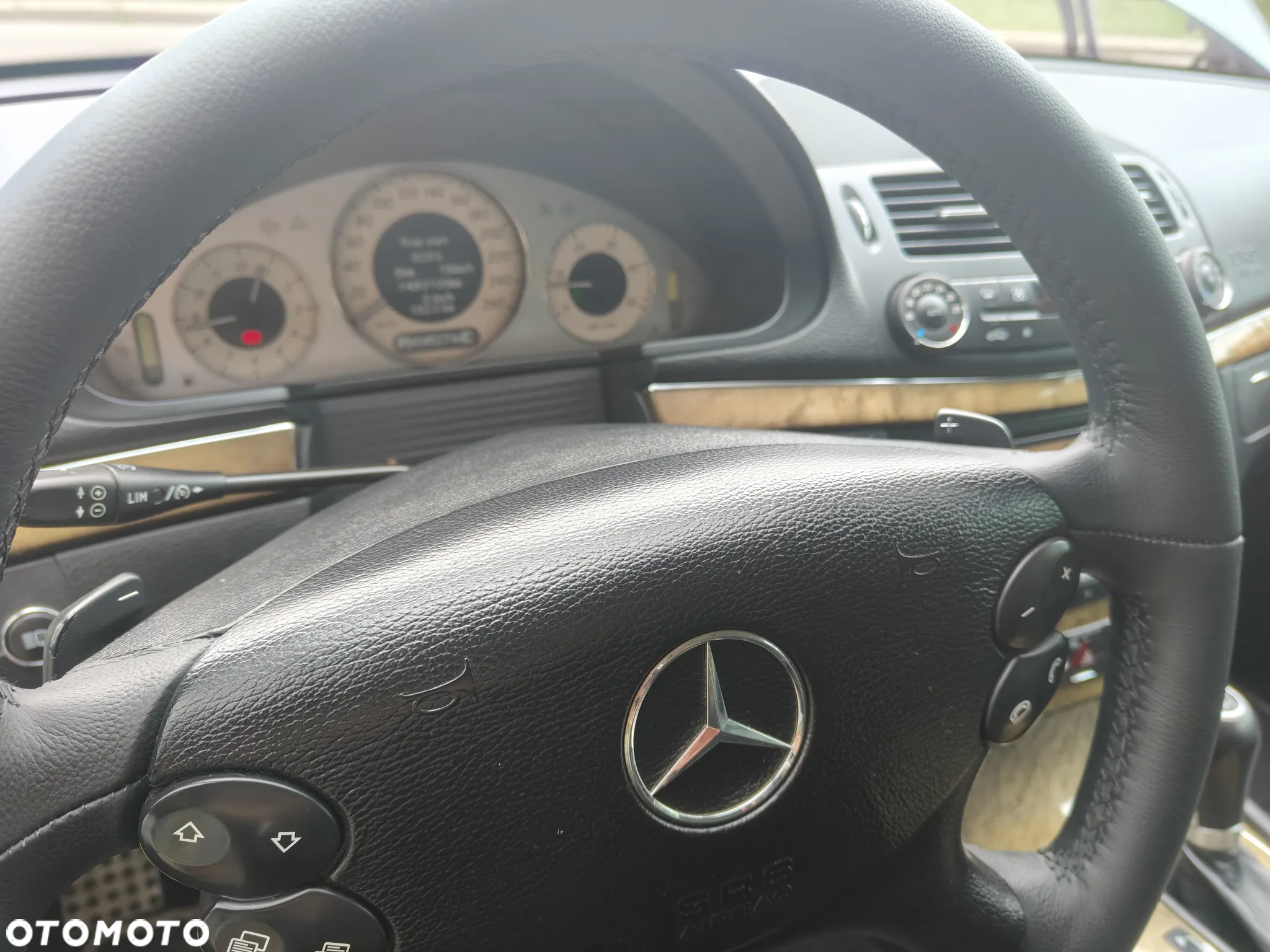 Mercedes-Benz Klasa E 320 CDI Avantgarde - 24
