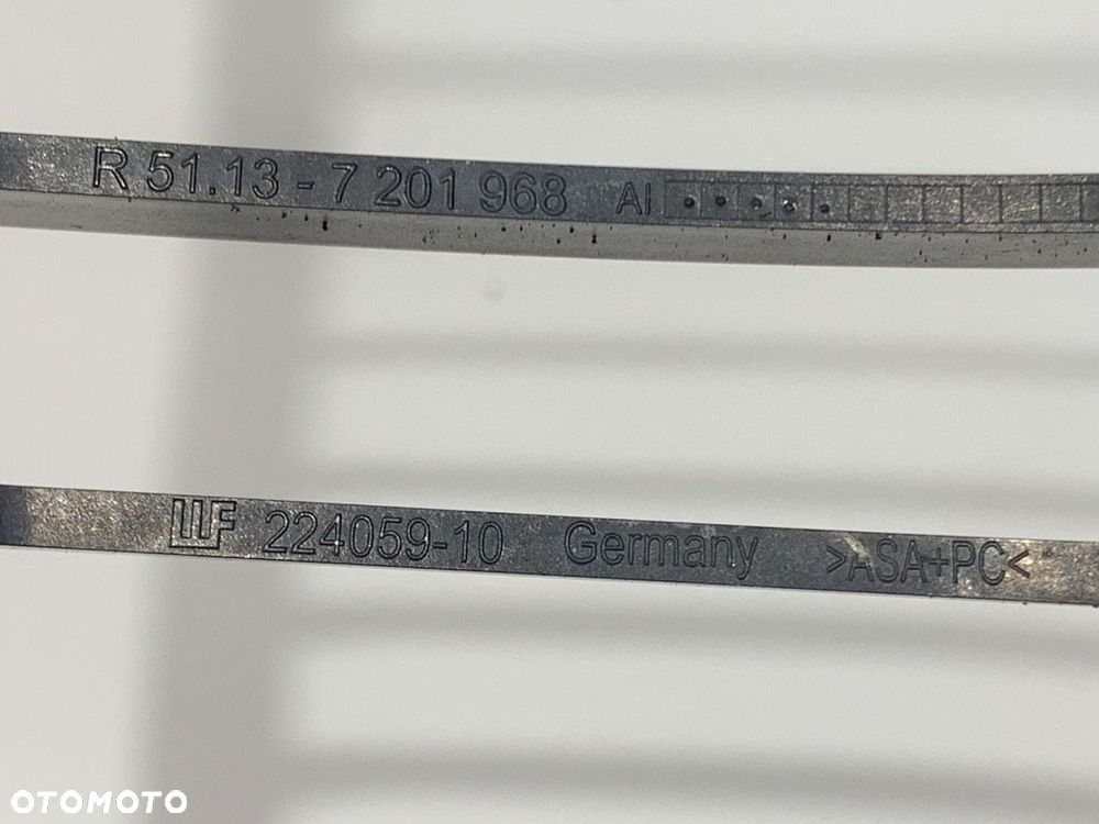 ATRAPA GRILL  BMW 3 Touring (E91) 2004 - 2012 318 i 105 kW [143 KM] benzyna 2007 - 2012 7201968 - 4