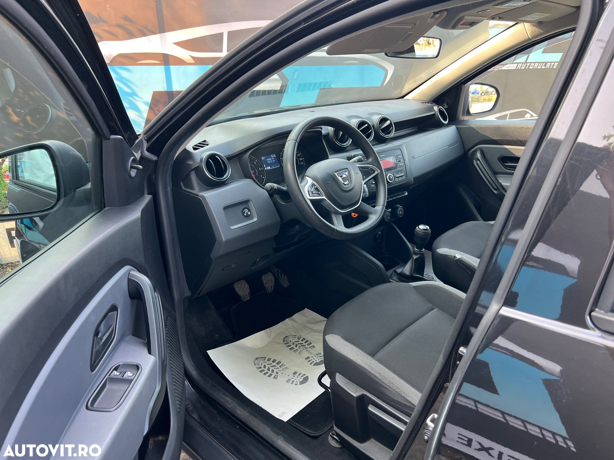 Dacia Duster 1.6 SCe Essential - 11