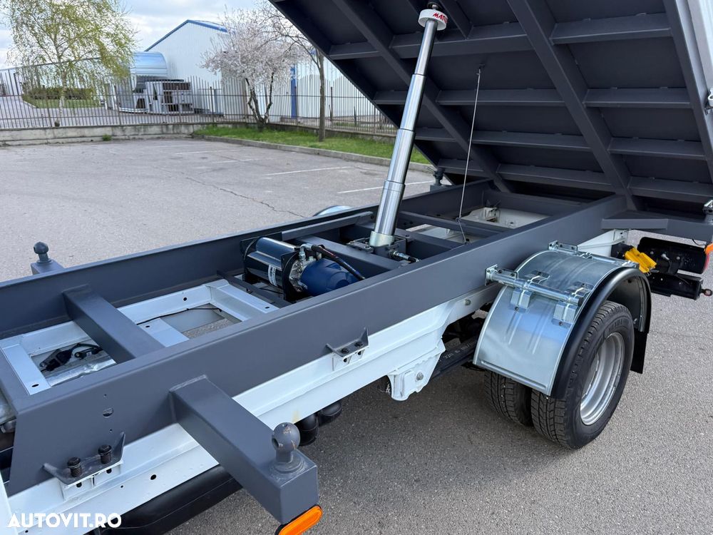 Mercedes-Benz Sprinter - 15