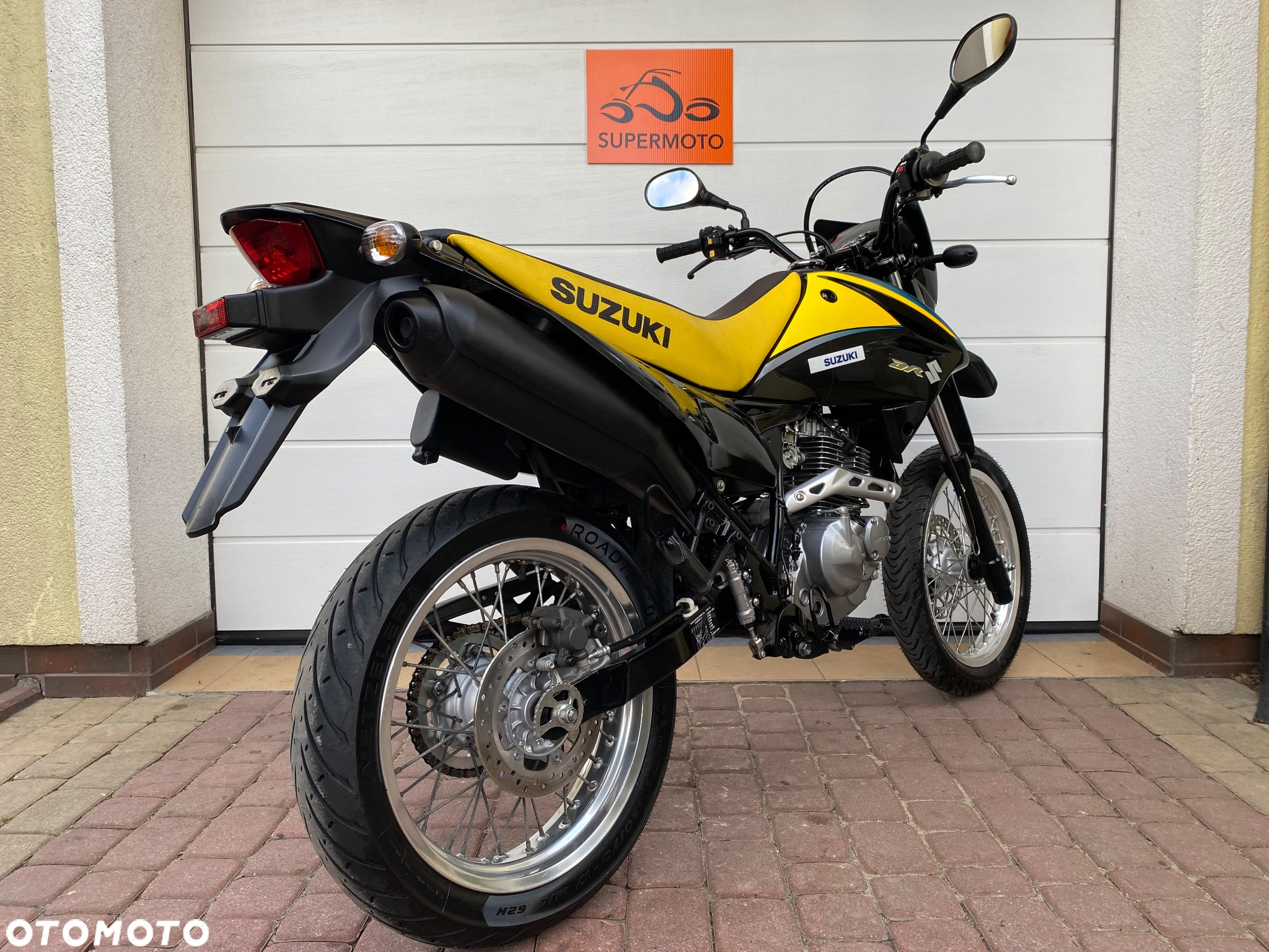Suzuki DR