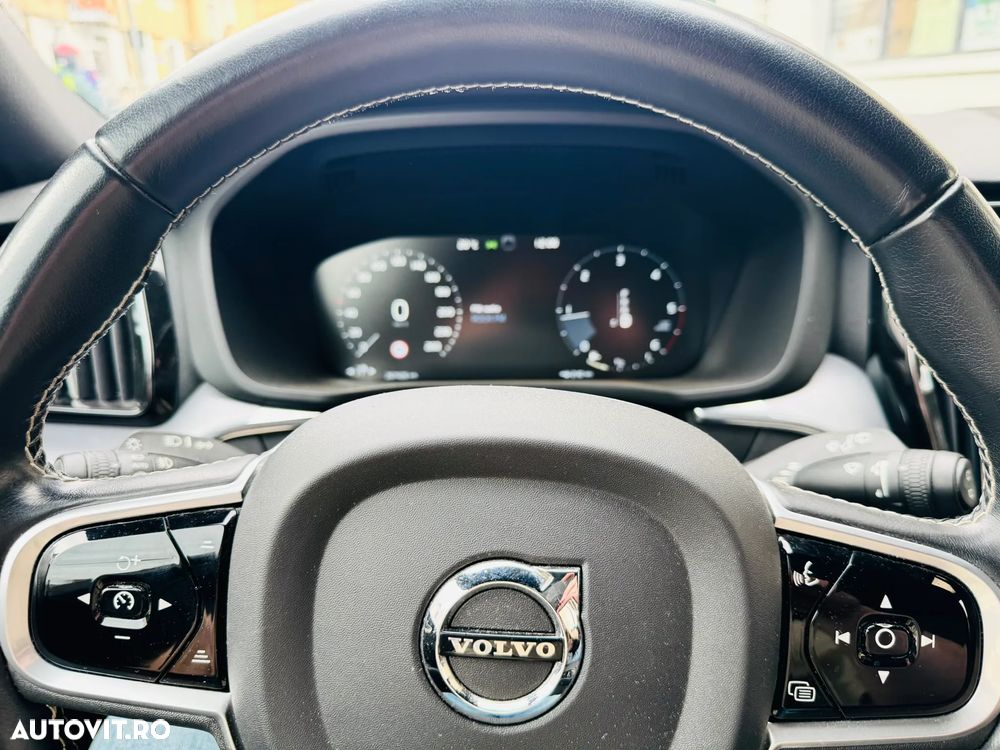 Volvo XC 60 D4 Momentum - 10