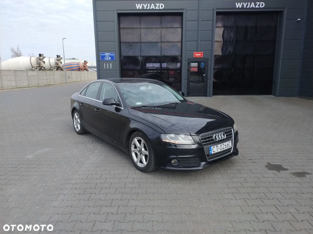 Audi A4 Limousine - 1