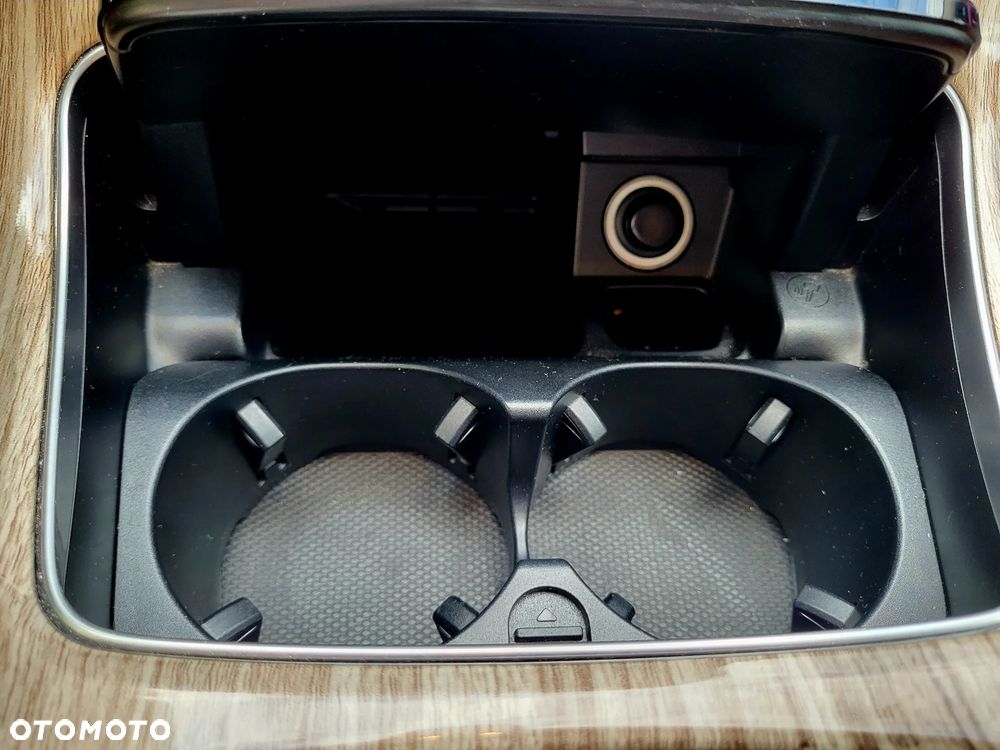 Mercedes-Benz Klasa E 200 Exclusive - 33