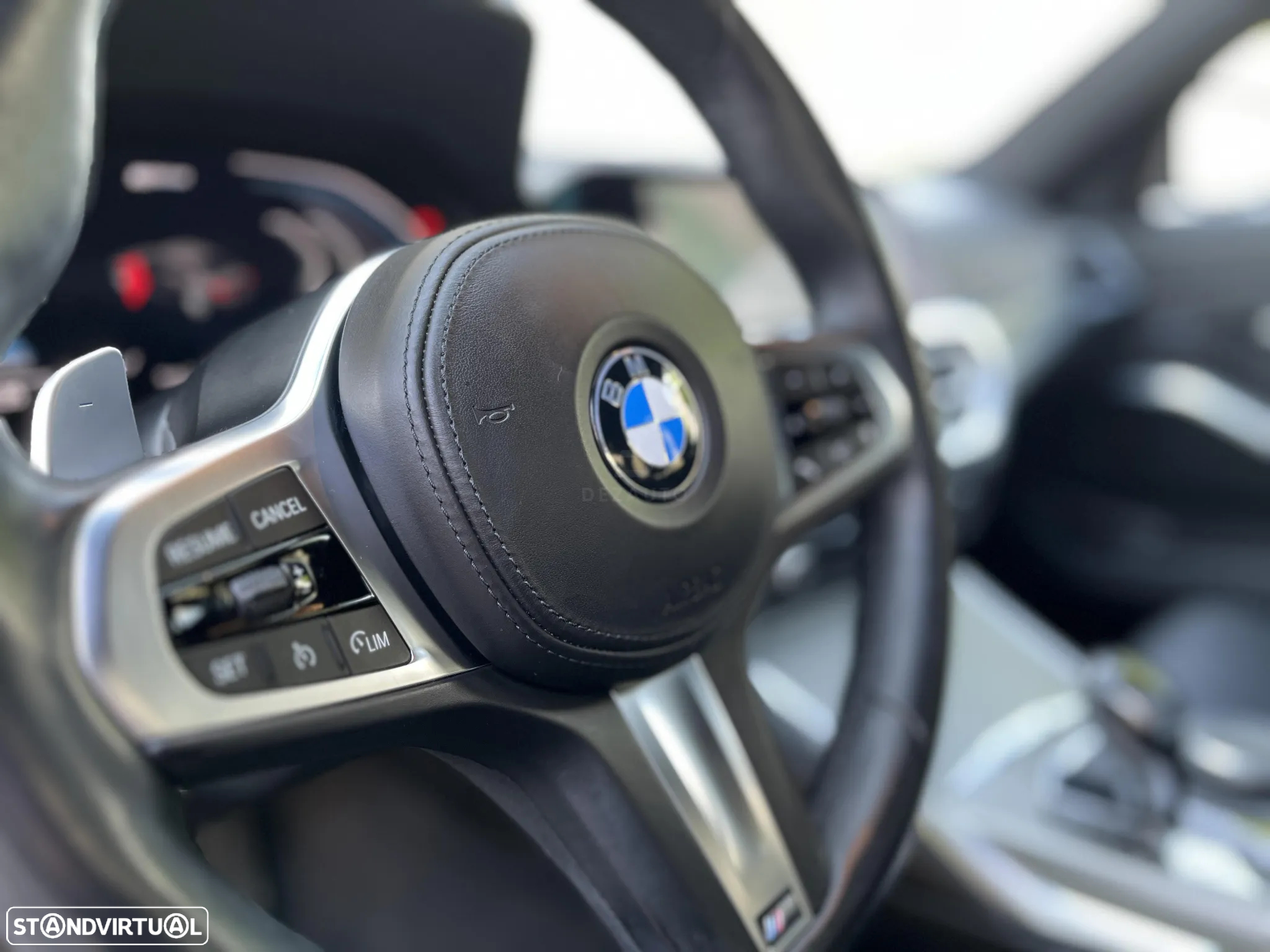 BMW 330 - 18