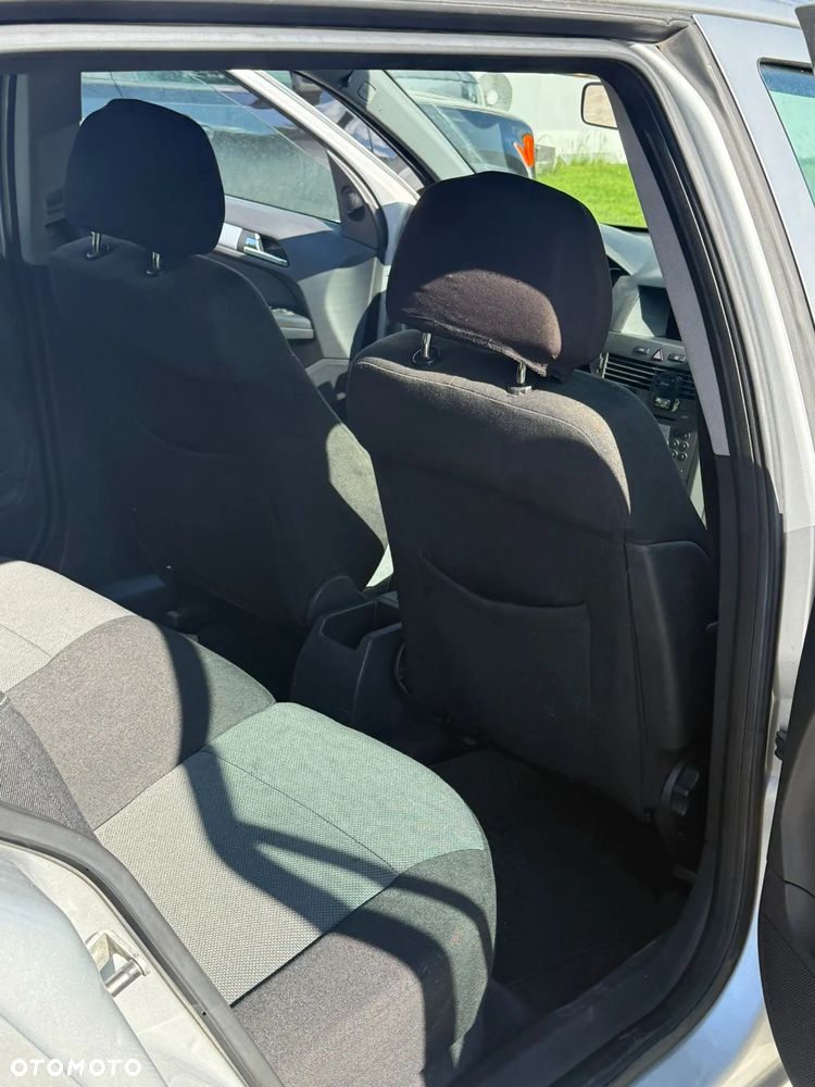 Opel Astra 1.9 CDTI Enjoy - 4