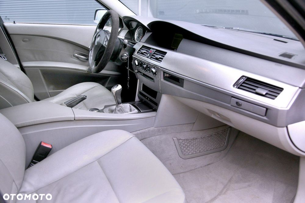 BMW Seria 5 520d Touring Edition Fleet - 13
