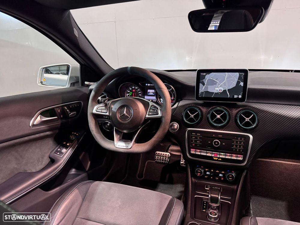 Mercedes-Benz A 45 AMG 4Matic Speedshift 7G-DCT PETRONAS 2015 World Champion Edition - 16
