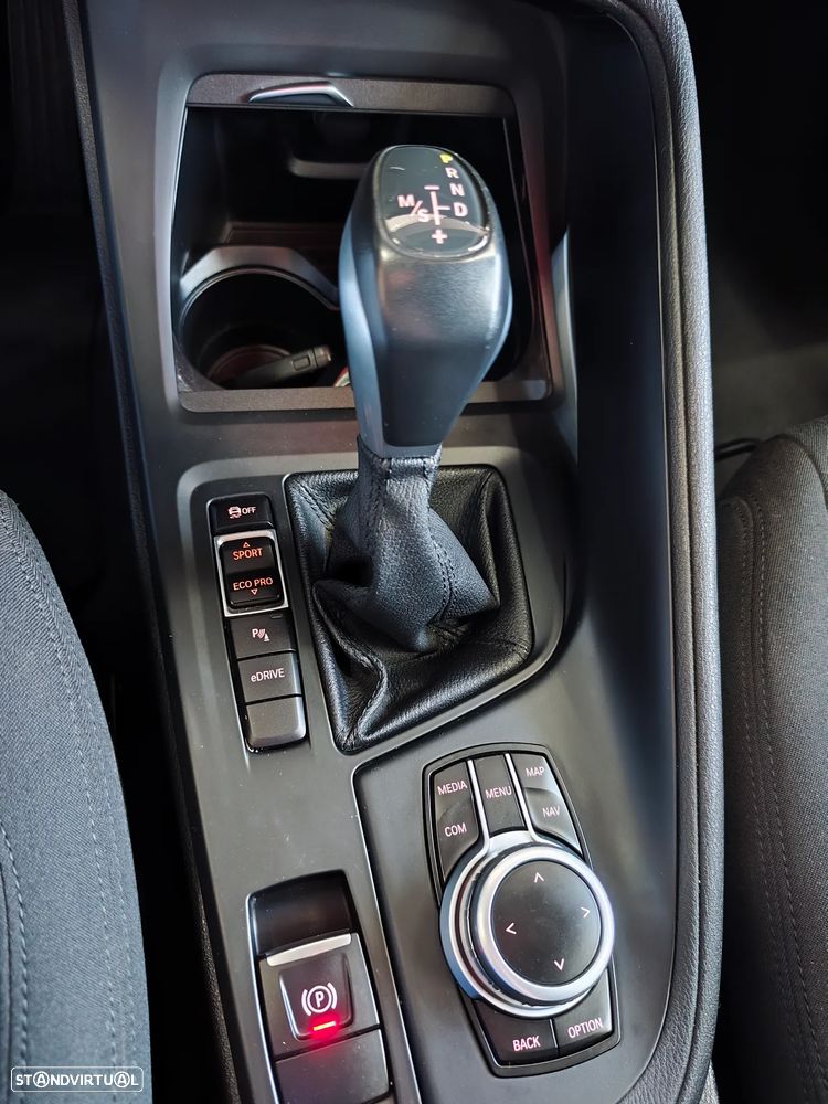BMW X1 25 e xDrive Corporate Edition - 11