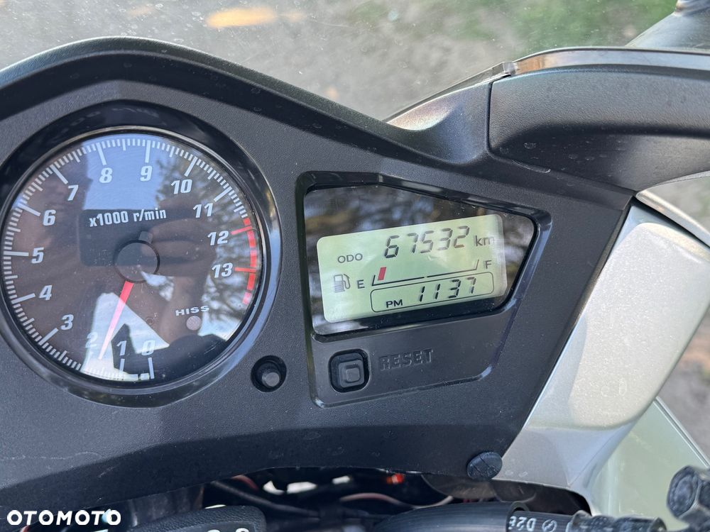 Honda VFR - 9
