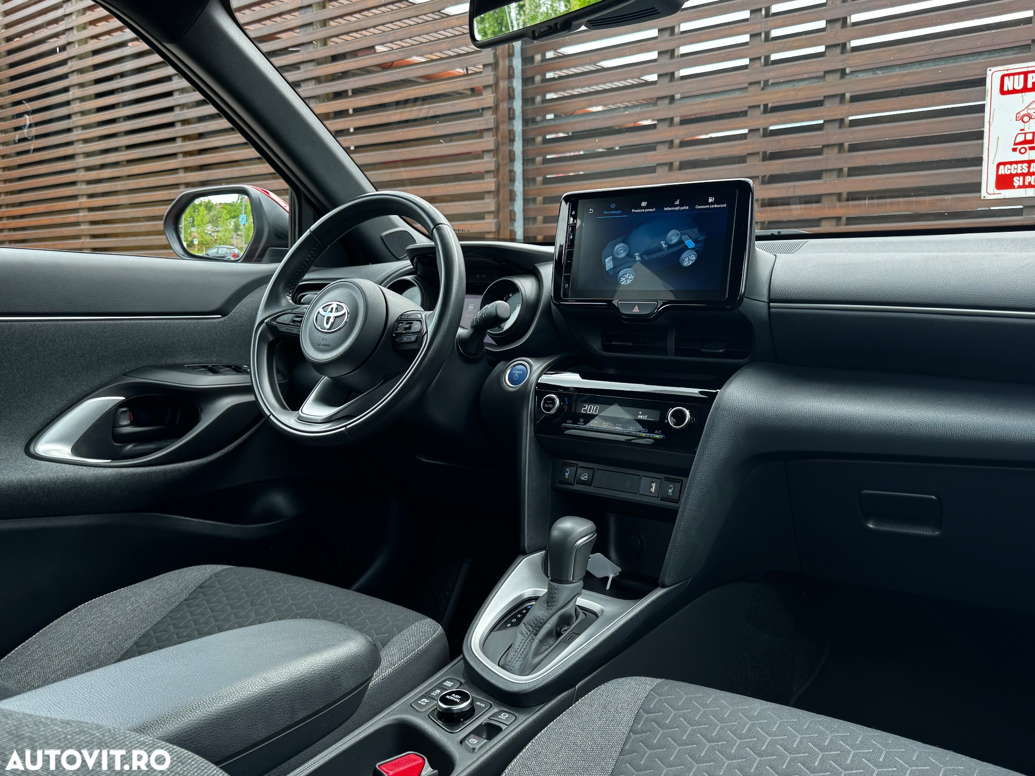 Toyota Yaris Cross 1.5 VVT-i HSD 116 4x4 HEV Dynamic - 25