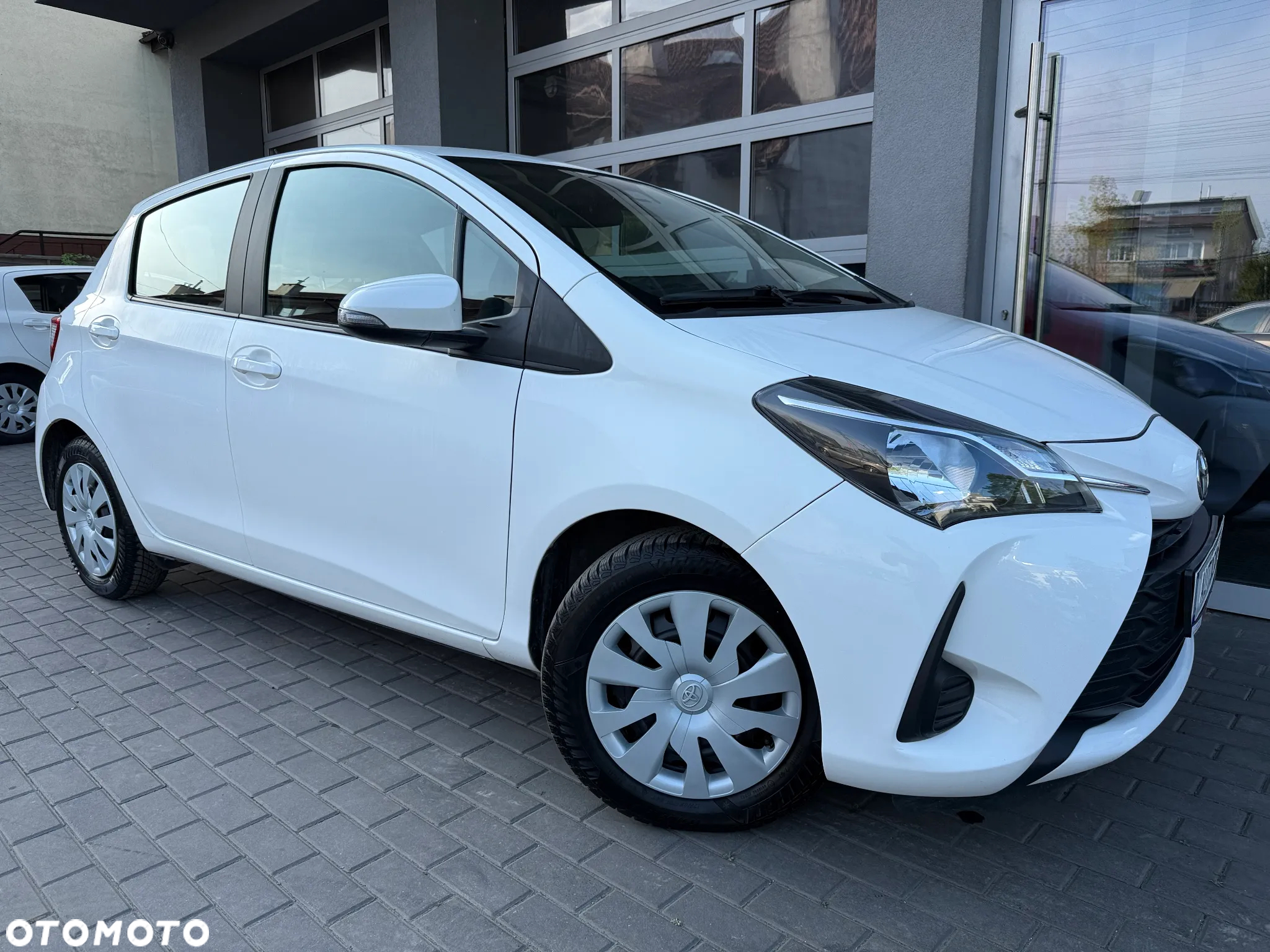 Toyota Yaris 1.5 Active - 12
