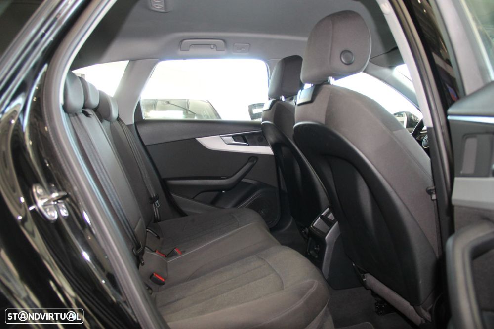 Audi A4 Avant 35 TDI S tronic — fotografia 9