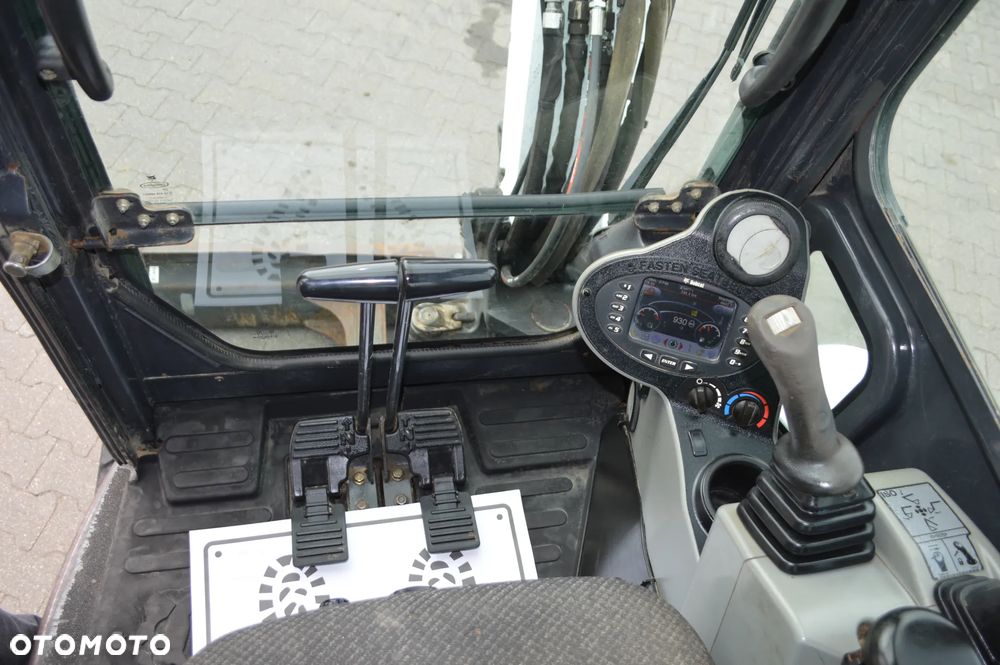 Bobcat E35 - 14