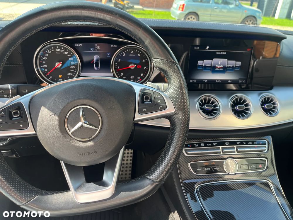 Mercedes-Benz Klasa E 200 4Matic 9G-TRONIC AMG Line - 12